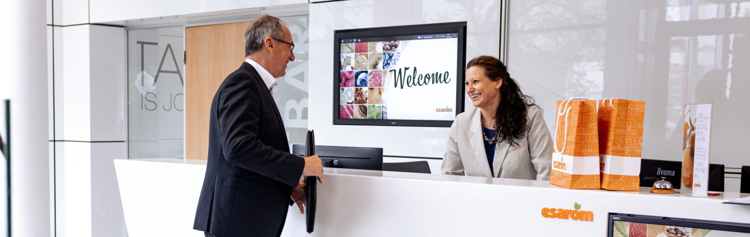 esarom welcome point, reception welcomes customers